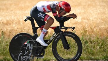 découvrez comment juan ayuso a remporté avec brio la 7e étape de la vuelta, réalisant une performance impressionnante et marquant un tournant dans la course cycliste espagnole.