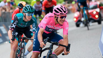 richard carapaz renonce à participer à la vuelta afin de se concentrer sur les championnats du monde de cyclisme. découvrez les raisons de son choix et ses ambitions pour la compétition internationale.