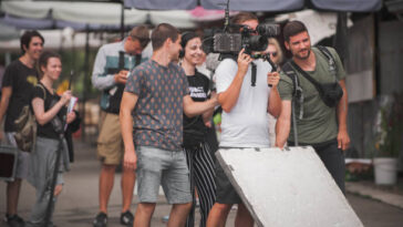 découvrez les coulisses de la vuelta : anecdotes inédites, secrets d'équipe et ambiance unique du célèbre tour cycliste espagnol.