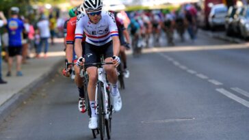 revivez les moments forts du crash du gc lors de la tour de pologne. découvrez les détails de cet incident marquant et son impact sur la compétition. suivez nos analyses et réactions des coureurs.