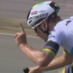 Un contrat de plusieurs millions de dollars avec Red Bull propulse Evenepoel à la deuxième place du classement des salaires dans le cyclisme 22 découvrez les détails du contrat entre le cycliste remco evenepoel et red bull, une collaboration qui promet d'élever encore plus son parcours sportif. ne manquez pas les enjeux et les ambitions de ce partenariat exceptionnel.
