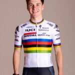 Le champion olympique Evenepoel rejoint l'équipe Red Bull–Bora–Hansgrohe 24 remco evenepoel, jeune phénomène du cyclisme, fait le grand saut en rejoignant l'équipe red bull – bora – hansgrohe. découvrez les enjeux de cette collaboration prometteuse et les ambitions du champion belge pour les saisons à venir.