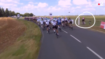 L'incident tragique : le coureur britannique Chris Froome, vainqueur du Tour de France, évacué par hélicoptère vers l'hôpital après une chute grave 4 découvrez tous les détails sur la grave chute de chris froome, son état de santé, les circonstances de l'accident et les conséquences pour sa saison cycliste.