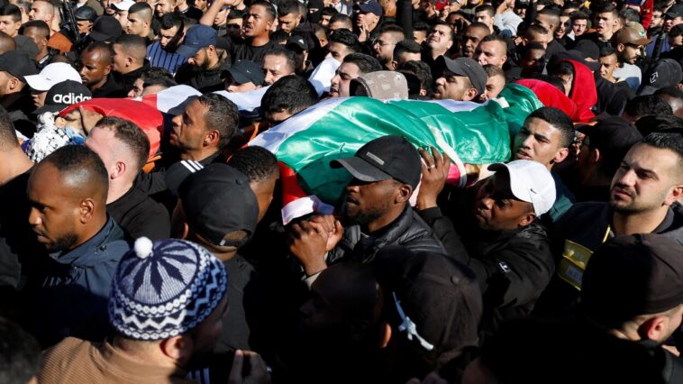 Des manifestants pour la Palestine interrompent Israël en pleine compétition 7 des manifestants palestiniens interrompent des activités en israël, exprimant leur opposition à la politique israélienne lors d'une mobilisation marquante. découvrez les faits et enjeux de cet événement.
