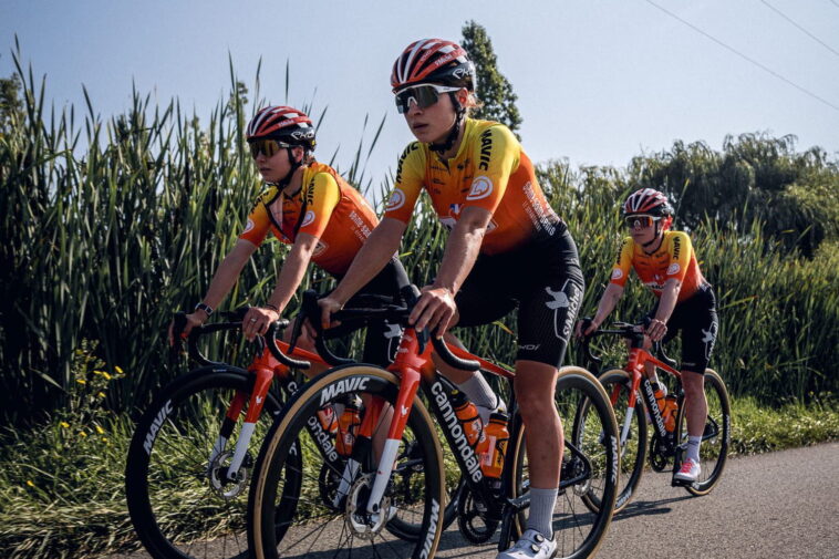 Pauline Ferrand-Prévot, la lauréate du Tour de France Femmes, a reçu dix fois moins de récompense financière que Tadej Pogačar 7 découvrez les disparités de récompenses lors du tour de france féminin. analyse des inégalités et de l'impact sur le cyclisme féminin, ainsi que des propositions pour un avenir plus équitable.
