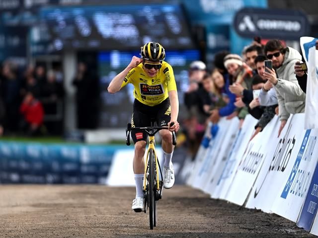 Vingegaard : La victoire à sa portée à chaque instant 7 découvrez comment jonas vingegaard se rapproche de la victoire, analysant ses performances exceptionnelles et ses chances lors des prochaines étapes clé du cyclisme.