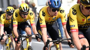 résumé de la vuelta : philipsen remporte l'étape tandis que træen conserve le maillot rouge de leader. découvrez les temps forts et les résultats de la course.