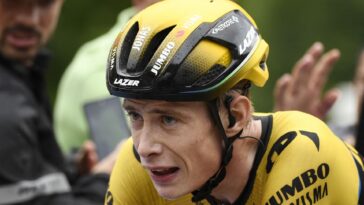 joão almeida intensifie la compétition en mettant la pression sur jonas vingegaard lors de la dernière étape, promettant une bataille captivante entre les deux cyclistes pour le classement général.