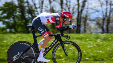 juan ayuso remporte brillamment la 12e étape de la vuelta, confirmant son talent et sa détermination lors de cette prestigieuse course cycliste espagnole. résumé, réactions et classements.