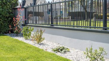 découvrez nos conseils et solutions pour choisir, installer et entretenir une clôture adaptée à vos besoins, qu’il s’agisse de sécurité, d’esthétique ou de délimitation de terrain.