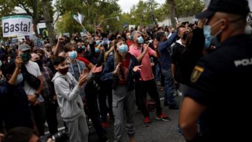 découvrez comment le désordre s'empare de madrid : manifestations, chaos urbain et enjeux pour la ville. analyse des causes et des conséquences de cette agitation dans la capitale espagnole.