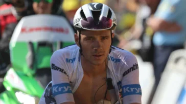 découvrez comment remco evenepoel relève de nouveaux défis dans le monde du cyclisme. suivez ses exploits, ses stratégies et ses ambitions sur les courses les plus prestigieuses.