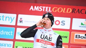 découvrez le duel tant attendu entre remco evenepoel et tadej pogacar lors des championnats du monde de cyclisme en afrique : analyse, enjeux et pronostics pour ce face-à-face épique.