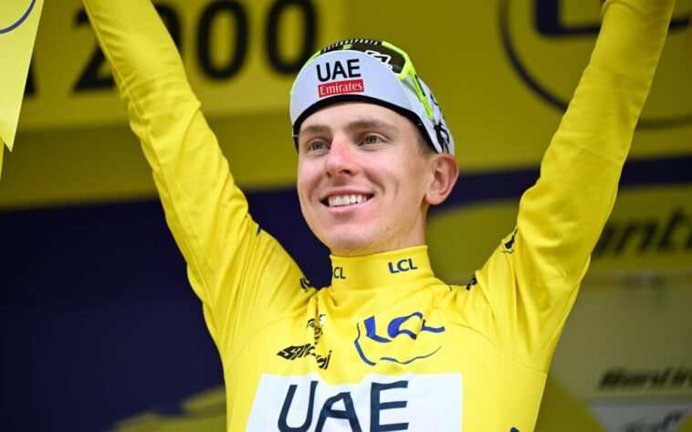 Pogacar : Un parcours captivant à travers l'histoire du cyclisme 7 découvrez le parcours impressionnant de tadej pogacar, l’un des plus grands cyclistes de sa génération : ses débuts, ses victoires majeures et les moments forts de sa carrière sur les routes du cyclisme international.