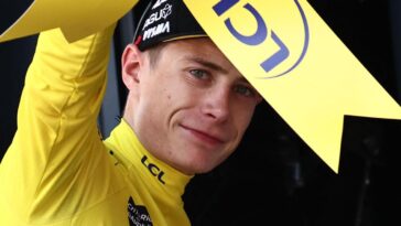 découvrez comment jonas vingegaard a marqué l'histoire du cyclisme avec des performances épiques et des moments inoubliables. suivez son parcours exceptionnel et ses exploits lors des plus grandes courses.