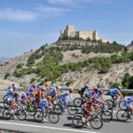 Leçons de la Vuelta : Vingegaard brille, les petites équipes en difficulté 23 découvrez comment vingegaard s'impose avec éclat lors de la vuelta, dominant la course avec talent et détermination. résultats, analyses et moments forts de sa performance exceptionnelle.