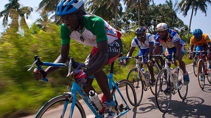 Galerie : Une foule immense, des parcours exigeants et des courses audacieuses lors des Championnats du Monde de cyclisme au Rwanda 7 découvrez toutes les informations sur les championnats de cyclisme au rwanda : dates, résultats, parcours, actualités des coureurs et dernières nouveautés de la compétition.