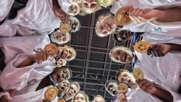 découvrez l'incroyable parcours de la championne du monde vallieres, ses victoires marquantes, ses records et son impact sur le sport au niveau international.