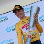 Rasmussen réagit à Skjelmose : « Ayuso a de meilleures chances de podium au Tour » 24 rasmussen analyse la performance de skjelmose et place ayuso comme favori pour le podium. découvrez les avis d'experts et les perspectives des coureurs pour la prochaine course.