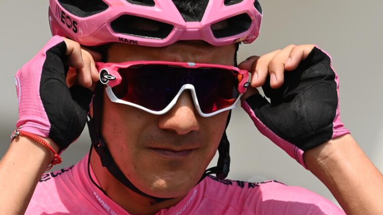 Carapaz prolonge son aventure avec Education First 7 carapaz prolonge son contrat avec education first, renforçant ainsi leur partenariat pour de nouvelles aventures cyclistes.