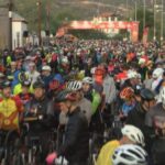 El Tour rend hommage à la légende cycliste de Tucson 25 découvrez notre hommage émouvant à la légende du cyclisme de tucson, célébrant sa carrière remarquable et son impact durable sur le sport.