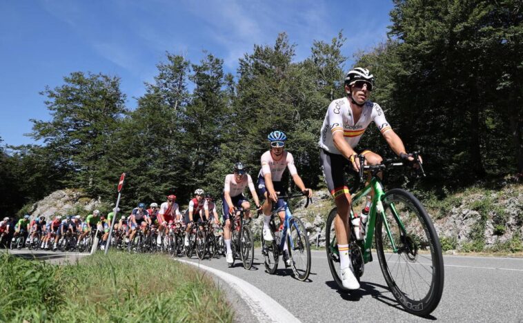 découvrez le parcours de jonathan lastra, nouvelle recrue de l’équipe euskaltel, et ses ambitions pour la prochaine saison cycliste.
