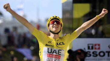 découvrez la comparaison épique entre tadej pogačar, l'étoile montante du cyclisme moderne, et eddy merckx, la légende intemporelle, à travers leurs exploits, statistiques et héritage.