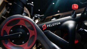 rappel massif des vélos peloton en raison d'un risque potentiel de blessure. découvrez les modèles concernés et les démarches à suivre pour votre sécurité.