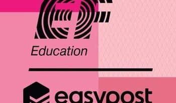 le cycliste britannique professionnel renouvelle son contrat avec ef education-easypost, renforçant son engagement avec l'équipe pour les prochaines saisons.