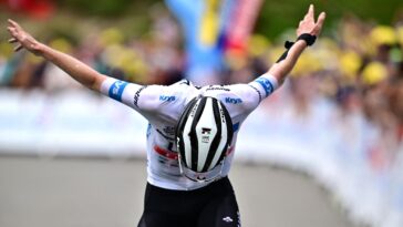 revivez la défaite marquante de tadej pogačar lors du tour de france 2023, un moment clé qui a bouleversé la course et surpris les fans.