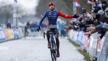 découvrez les dernières informations sur joris nieuwenhuis, leader de l'équipe x2o, qui pourrait être absent en raison de douleurs au genou. suivez les mises à jour sur son état et l'impact sur la compétition.