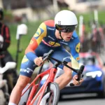 « J'aurais dû saisir cette chance » – Thibau Nys regrette sa chute tardive dans la bataille de Namur face à Mathieu van der Poel 25 découvrez le regret de thibau nys lors de la compétition de cyclo-cross à namur, une étape marquante de sa carrière.