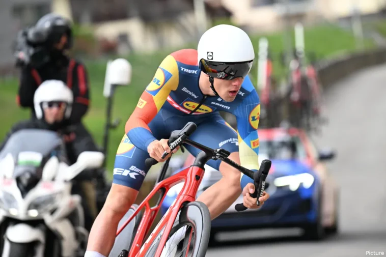 « J'aurais dû saisir cette chance » – Thibau Nys regrette sa chute tardive dans la bataille de Namur face à Mathieu van der Poel 7 découvrez le regret de thibau nys lors de la compétition de cyclo-cross à namur, une étape marquante de sa carrière.