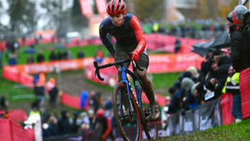 découvrez la victoire exceptionnelle de thibau nys qui remporte la coupe du monde, un exploit majeur dans sa carrière cycliste.