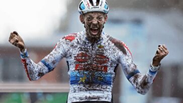 vanthourenhout s'impose en cyclocross avec une performance exceptionnelle, démontrant sa maîtrise et son endurance sur le parcours.