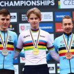Tibor Del Grosso savoure sa première victoire dans une série élite de cyclocross en battant son 'héros d'enfance' Wout van Aert 23 découvrez la victoire impressionnante de tibor del grosso en cyclocross, une performance remarquable qui a marqué la compétition.
