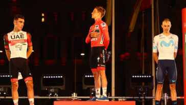 découvrez comment xabier artetxe rejoint red bull pour accompagner le champion evenepoel dans ses prochaines aventures cyclistes.