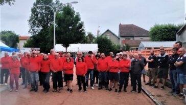 découvrez l’alliance unique entre alpecin et la barbería du peloton, un rendez-vous d’exception pour les passionnés de soins capillaires et de style.
