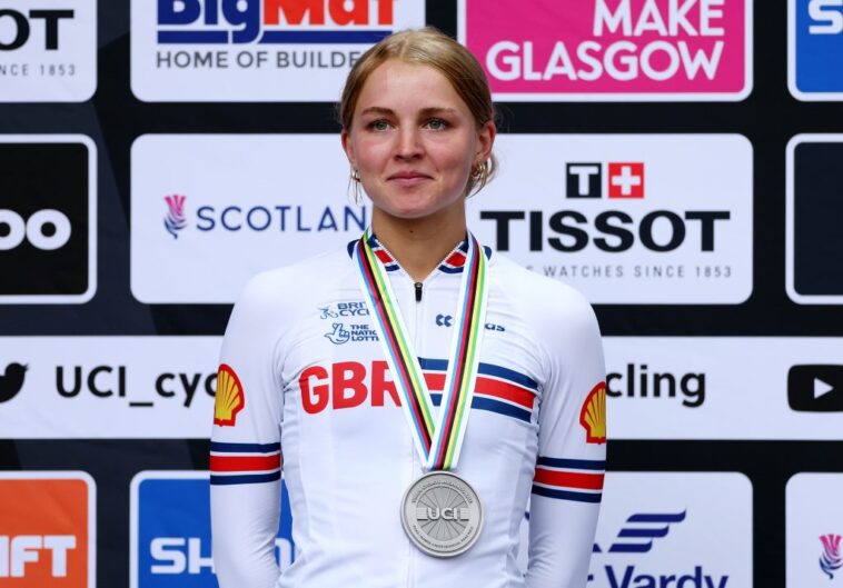 Cat Ferguson inaugure la saison 2026 avec une victoire pour le Movistar 7 cat ferguson signe la première victoire de la saison 2026 avec l'équipe movistar, marquant un début prometteur dans le cyclisme professionnel.