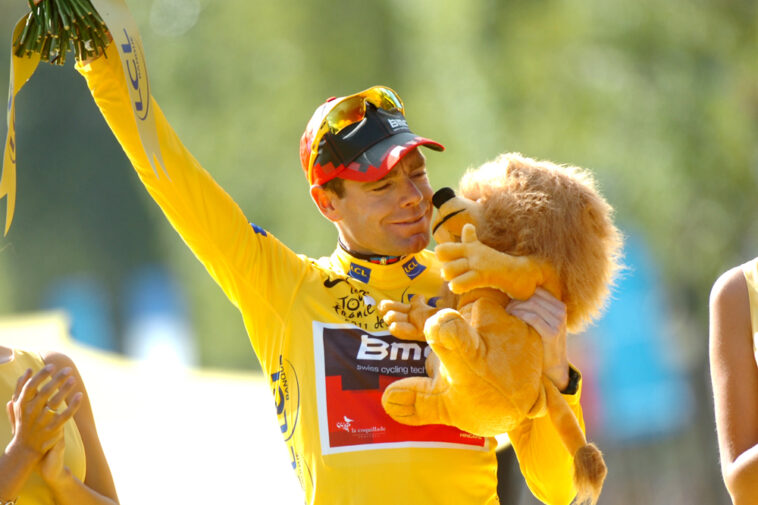Deux coureurs victimes d'une collision avec un kangourou au Tour Down Under : fractures confirmées par les équipes 7 découvrez les détails de la collision entre des coureurs et un kangourou lors du tour down under, entraînant des blessures et perturbant la course.