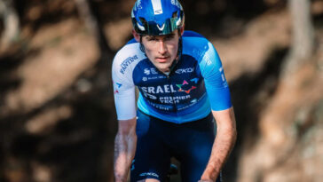 découvrez l'arrivée de derek gee dans l'équipe lidl-trek d'ayuso, une nouvelle prometteuse pour la saison cycliste à venir.