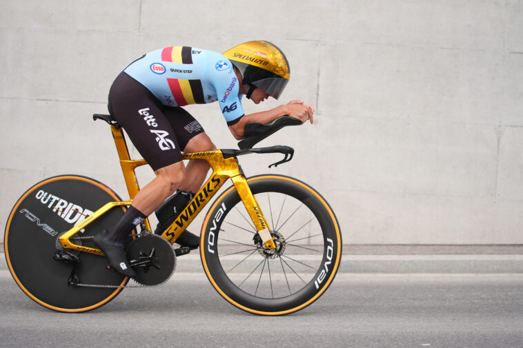 découvrez l'impressionnante ascension d'eyevnepol, un véritable ouragan sur la route, dans cette histoire captivante de vitesse et de maîtrise cycliste.