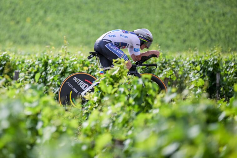 Evenepoel exprime son ambition pour 2026 : remporter le Tour de France et le Championnat du Monde 7 evenepoel se prépare intensément pour viser le tour de france et le championnat du monde 2026, avec l'ambition de briller sur les plus grandes courses cyclistes.