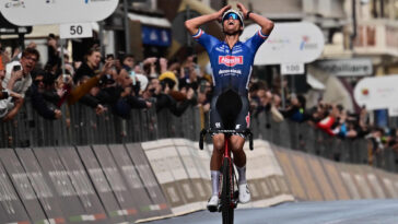 découvrez comment felipe orts a utilisé une lampe pour stopper van der poel lors de la course à benidorm, un moment clé qui a marqué l'événement cycliste.