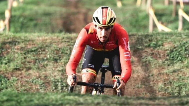 Felipe Orts vise le podium à Benidorm... même face à Van der Poel 7 découvrez comment felipe orts ambitionne de monter sur le podium lors de la compétition cycliste à benidorm, alliant performance et détermination.