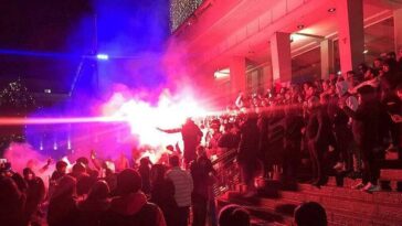 découvrez le spectacle époustouflant des feux d'artifice du grand final de la coupe du monde, une célébration inoubliable qui illumine le ciel pour clôturer l'événement en beauté.