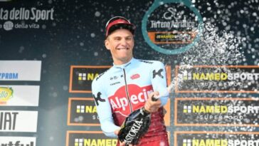 marcel kittel célèbre avec joie sa première victoire en tant qu'entraîneur sprint, marquant un nouveau succès dans sa carrière sportive.