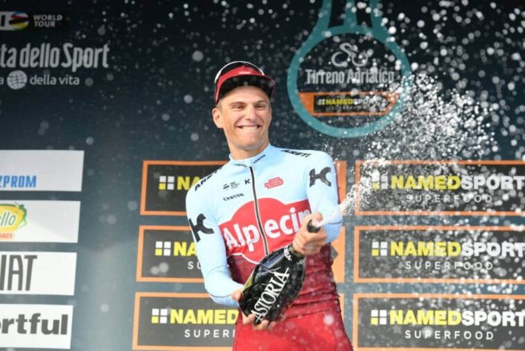 « J’ai l’impression d’un petit garçon remportant sa première course ! » – Marcel Kittel exulte après sa première victoire en tant qu’entraîneur sprint chez Unibet Rose Rockets 7 marcel kittel célèbre avec joie sa première victoire en tant qu'entraîneur sprint, marquant un nouveau succès dans sa carrière sportive.