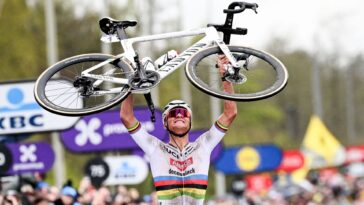 découvrez comment van aert revient en selle seulement 10 jours après une fracture, un exploit impressionnant qui témoigne de sa détermination et de sa résilience.
