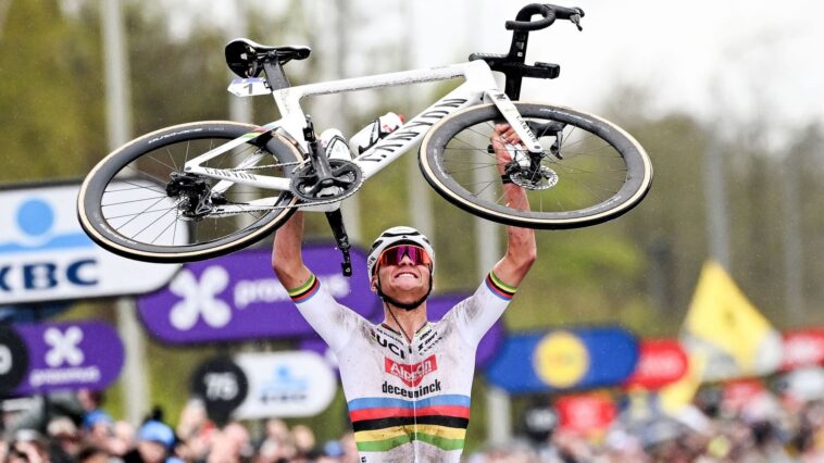 Dix jours après une fracture à la cheville, Van Aert remonte déjà en selle 7 découvrez comment van aert revient en selle seulement 10 jours après une fracture, un exploit impressionnant qui témoigne de sa détermination et de sa résilience.